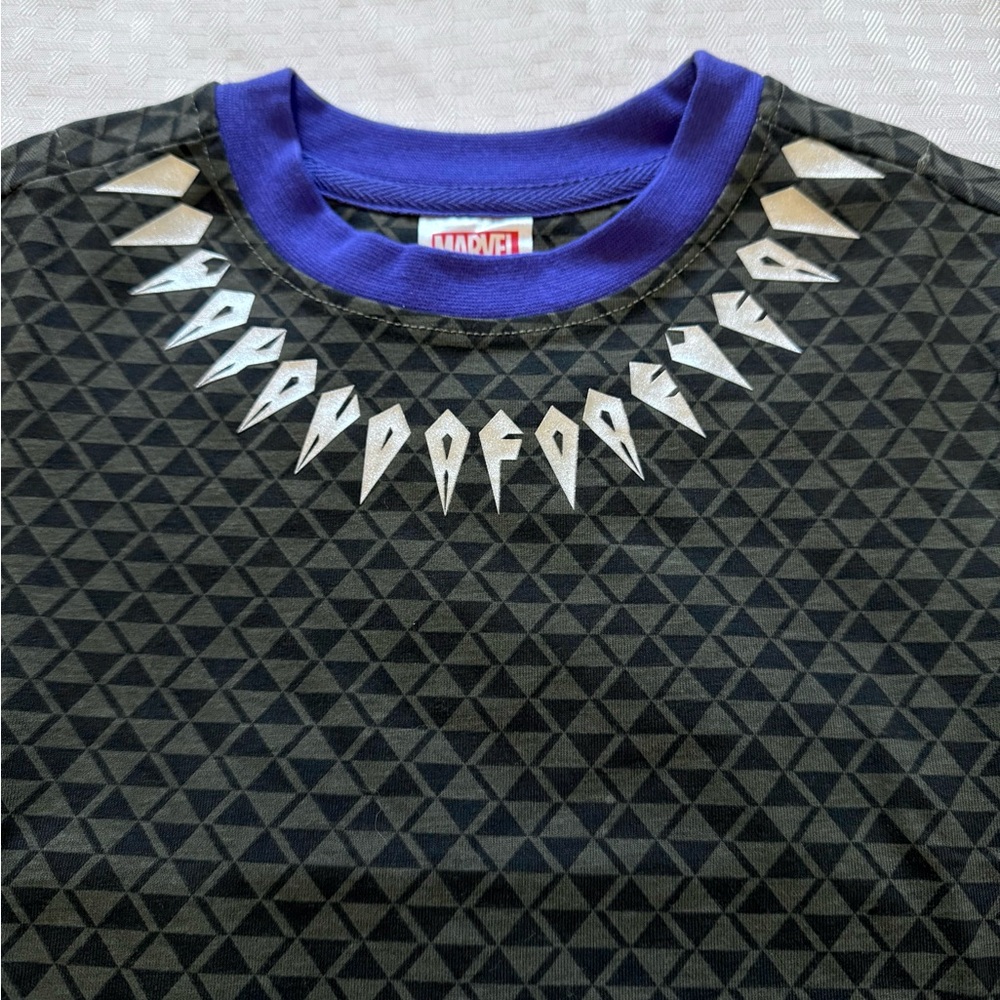 Disney / Marvel Black Panther short sleeve T-shirt - Picture 2 of 3
